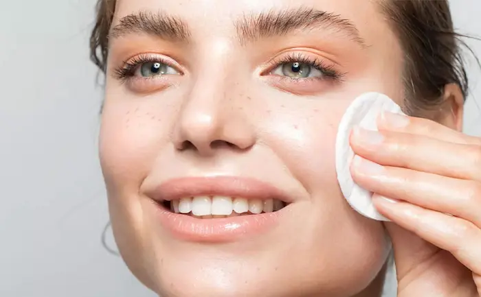 استفاده از پد پاک کننده آرایش و میسلار واتر 654521